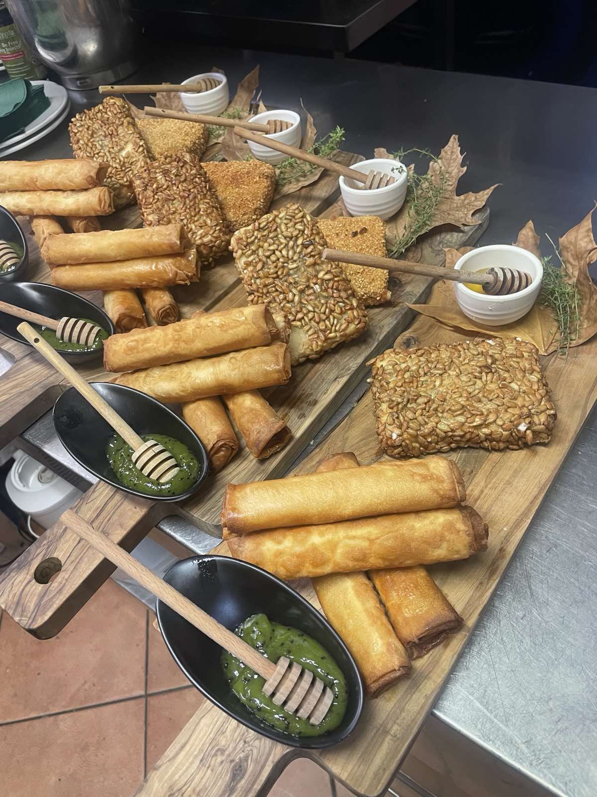 Πιάτο ελληνικής κουζίνας στο Εκείμερος