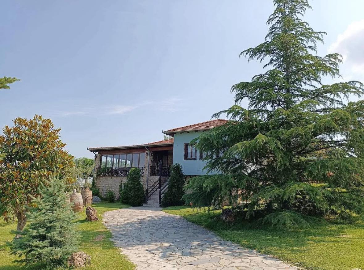 Ο εξωτερικός χώρος του Εστιατορίου Εκείμερος