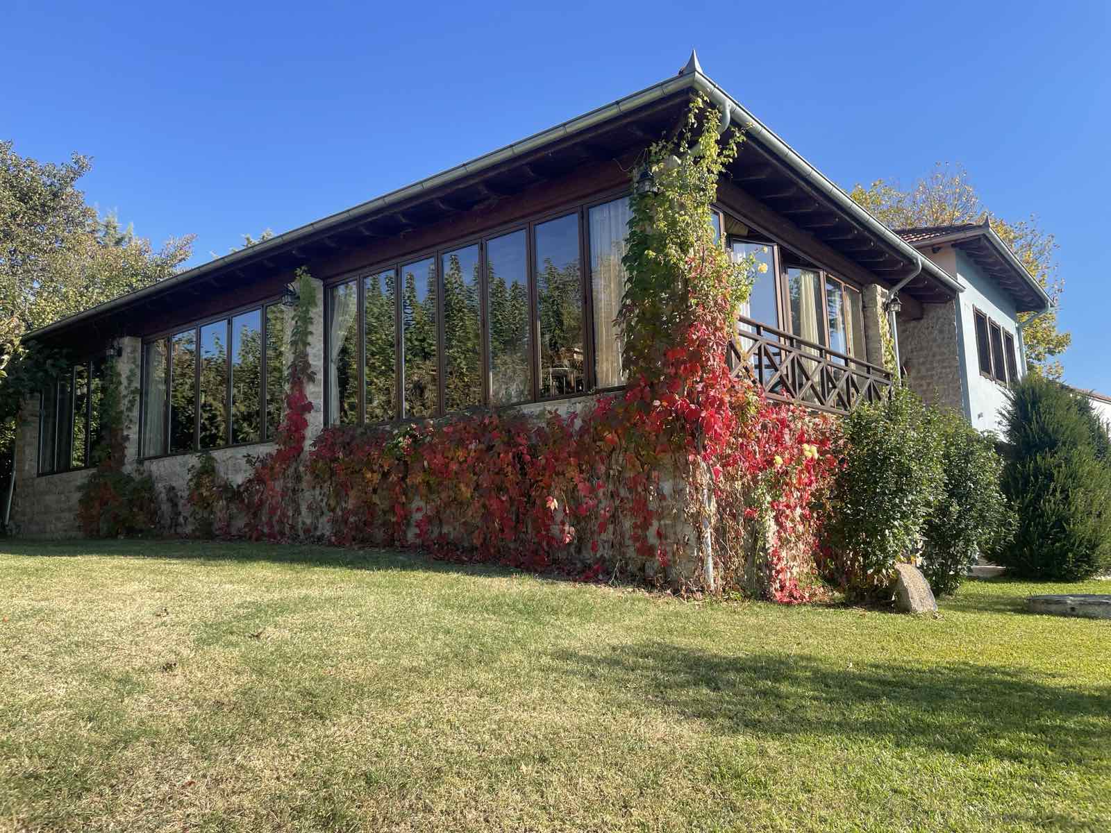 Παραδοσιακό περιβάλλον φιλοξενίας στο Εκείμερος